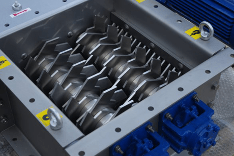 固體物料的破塊解聚設(shè)備是打碎機(jī)還是破塊器？